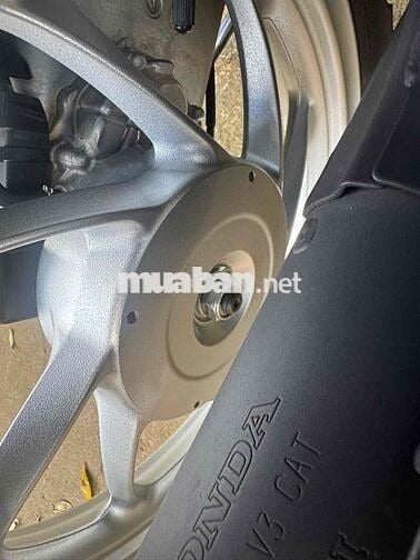 vison 2025 1.700 km mới 99% , giao cccd chủ