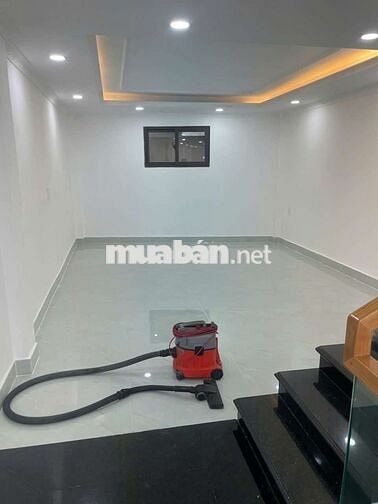 Nhà trệt lửng 2 lầu 4pn 4 wc đg xe hơi