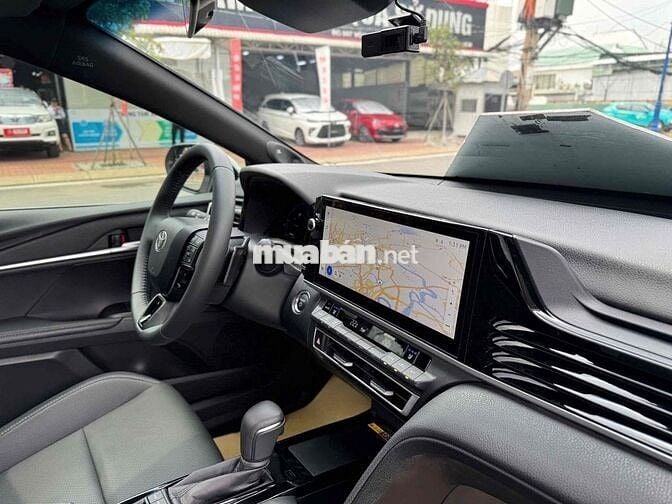 Toyota Camry 2025 2.5HEV TOP - 1300 km màu trắng