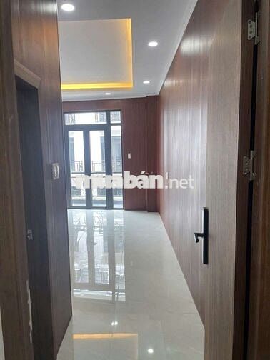 Nhà trệt lửng 2 lầu 4pn 4 wc đg xe hơi