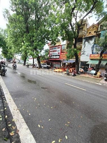 BÁN GẤP NHÀ MẶT PHỐ ĐÊ LA THÀNH, 42M2×7T, MT 3.5M, 21.5 TỶ - 098710487