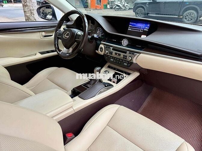 Lexus ES 2017 250 - 68999 km
