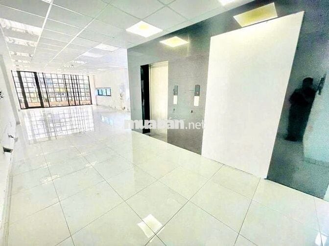TOÀ NHÀ ỐP KÍNH - THANG MÁY - 15D Phổ Quang,P2,TB - 4 Tầng DTSD: 530m2