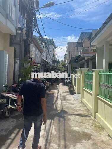 Bán nhà 2tầng sát Bãi biến mỹ khê Đà Nẵng