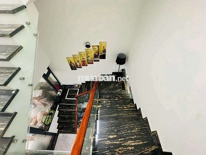 Bán nhà 2tầng sát Bãi biến mỹ khê Đà Nẵng