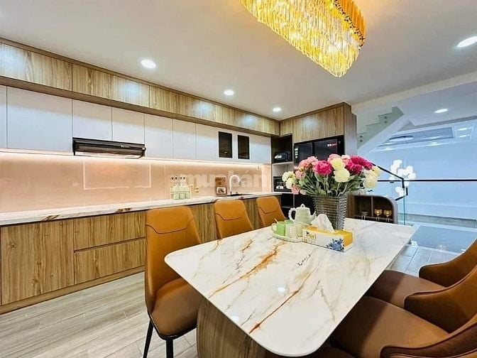 Bán gấp nhà Hoàng Văn Thụ, Phú Nhuận đang cho thuê 18tr giá 3 Tỷ 400