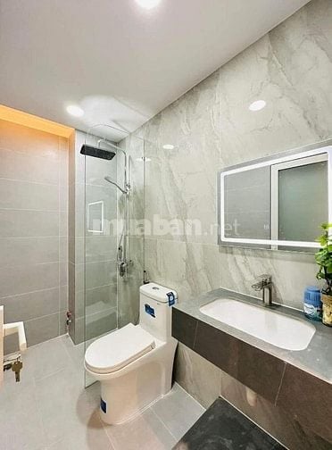 Bán gấp nhà Hoàng Văn Thụ, Phú Nhuận đang cho thuê 18tr giá 3 Tỷ 400