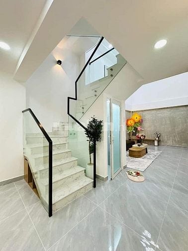 Bán gấp nhà Hoàng Văn Thụ, Phú Nhuận đang cho thuê 18tr giá 3 Tỷ 400