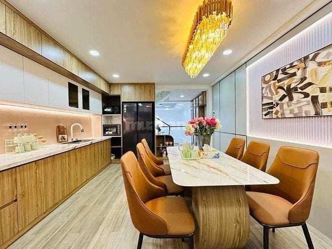 Bán gấp nhà Hoàng Văn Thụ, Phú Nhuận đang cho thuê 18tr giá 3 Tỷ 400
