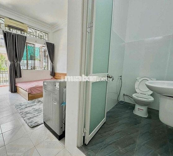 CĂN HỘ FULL NỘI THẤT BAN CÔNG RỘNG MÁY GIẶT RIÊNG GẦN ĐIỆN BIÊN PHỦ