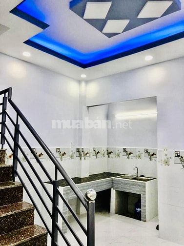 Vỡ nợ bán nhà 1 trệt 1 lầu đường Kênh Tân Hóa - Tân Phú giá 990 triệu 