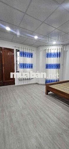 Bán nhà trung tâm quận 7, ngang gần 5m, kế bên Kdc HimLam, giá tốt