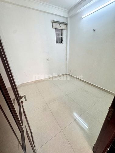 Nhà hxm nguyễn thị minh khai 3 lầu 5 phòng 3 wc 6 tỷ 8