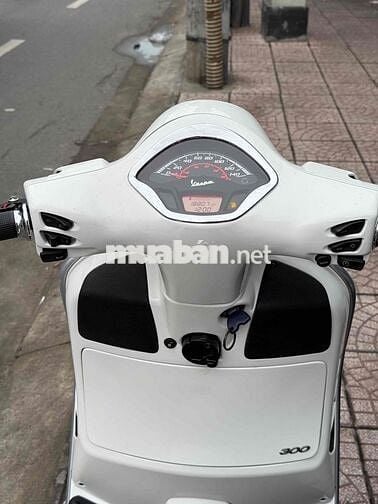 Vespa GTS 300 Abs 2018 chính chủ Tphcm