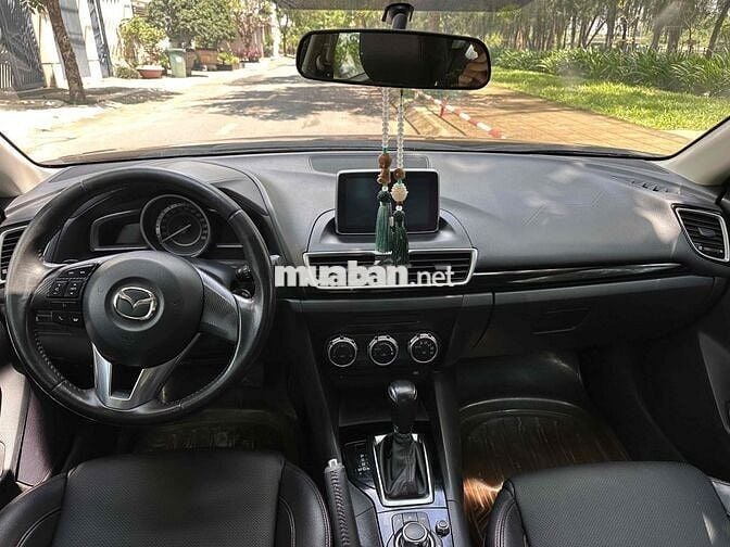 Mazda 3 2015 1.5 AT Sedan - 92000 km