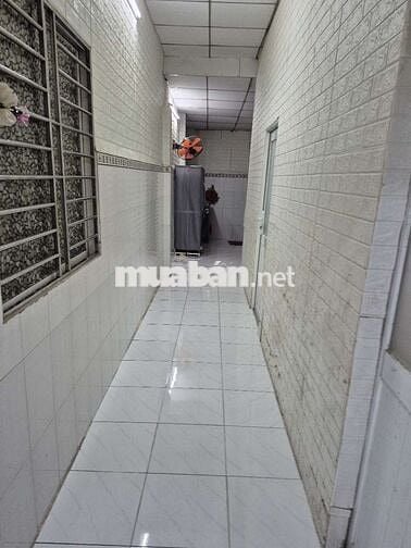 Bán nhanh nhà đường phan văn hớn vào 150m