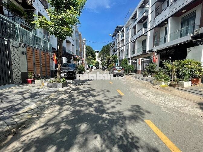 Mặt tiền nội bộ khu Tên Lửa, cách Aeon Bình Tân 800m. DT: 4x20m 4 tầng