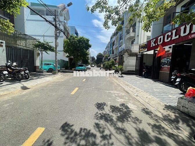 Mặt tiền nội bộ khu Tên Lửa, cách Aeon Bình Tân 800m. DT: 4x20m 4 tầng