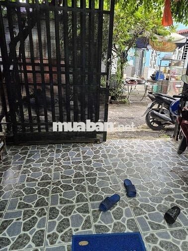 Bán nhanh nhà đường phan văn hớn vào 150m