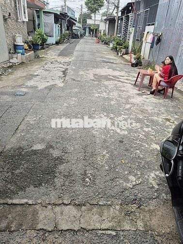Bán nhanh nhà đường phan văn hớn vào 150m