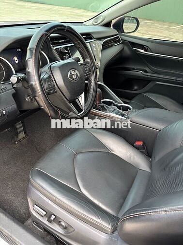 Toyota Camry 2.5Q Model 2021 Nhập Thái Biển số HCM