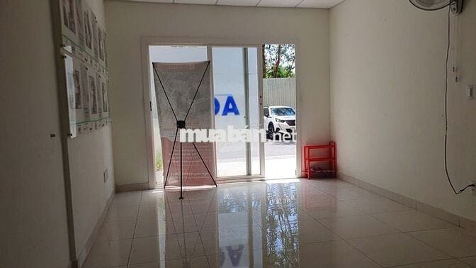 Bán căn shophouse B4, 68 m2 thiết kế 2 PN, tiện ở + kinh doanh