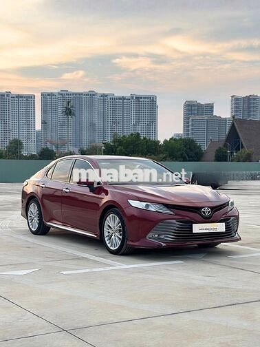 Toyota Camry 2.5Q Model 2021 Nhập Thái Biển số HCM