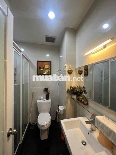 Giảm 2 tỉ, nhà 6 tầng ,khu VIP Quận 10.