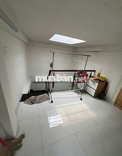 BÁN NHÀ CĂN GÓC LÊ HỒNG PHONG – P.2 – Q.10 – 4 TẦNG-NỞ HẬU -4PN