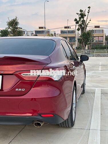 Toyota Camry 2.5Q Model 2021 Nhập Thái Biển số HCM