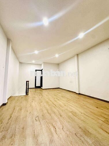 Nhà 1 sẹc cạnh UB Phường Sơn Kỳ, đối diện Aeon Mall.