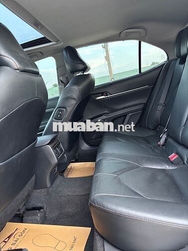 Toyota Camry 2.5Q Model 2021 Nhập Thái Biển số HCM