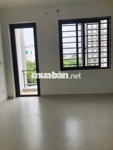 NHÀ GẦN TRƯỜNG CẤP 1..2..3. TRỆT LẦU TUM. 2PN 3WC. SÂN XE HƠI