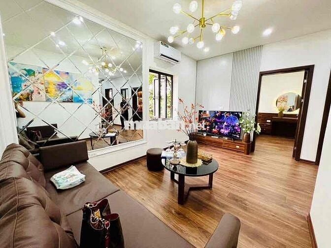 Lô góc tập thể phố Trần Đại Nghĩa nhà đẹp 2 thoáng 3 ngủ ở ngay sổ to