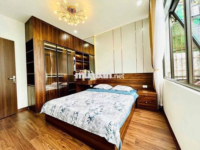 Lô góc tập thể phố Trần Đại Nghĩa nhà đẹp 2 thoáng 3 ngủ ở ngay sổ to