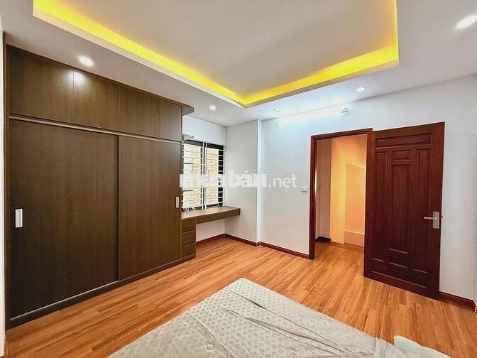 Bán nhà phố Pháo Đài Láng, nhà mới dân tự xây- full nội thất- 8,6 tỷ