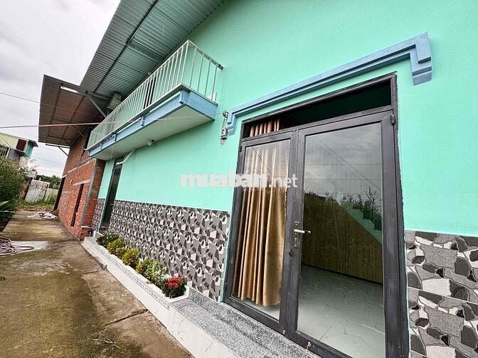 Nhà mới xây 40m2: 1 trệt 1 lầu có phòng ngủ dưới trệt