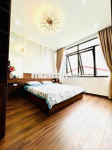 Lô góc tập thể phố Trần Đại Nghĩa nhà đẹp 2 thoáng 3 ngủ ở ngay sổ to