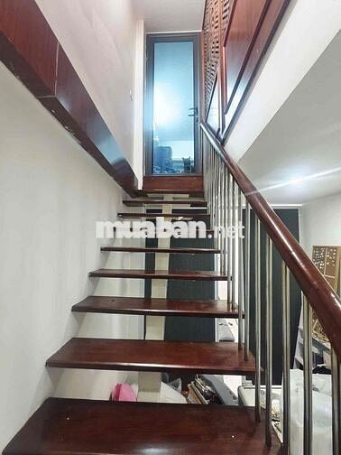 Bán nhà tập thể phố Nguyễn Công Trứ nhà đẹp dân xây 2 thoáng ở ngay 80