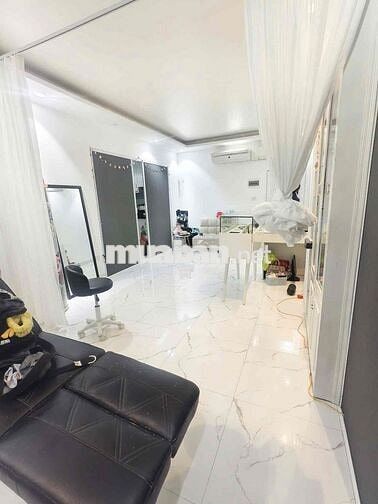 Bán nhà tập thể phố Nguyễn Công Trứ nhà đẹp dân xây 2 thoáng ở ngay 80