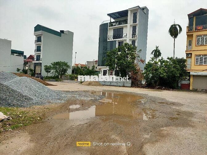 Bán gấp mảnh đất đấu giá Tương Trúc ô tô ,phân lô ,vỉa hè ,giá 10.2 tỷ