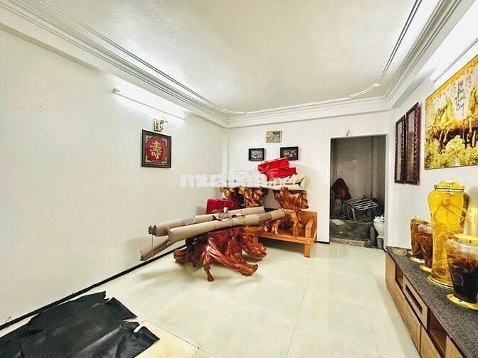 Bán nhà Trung Kính, ngõ thông ô tô, 42m2 10 tỷ, kinh doanh tốt