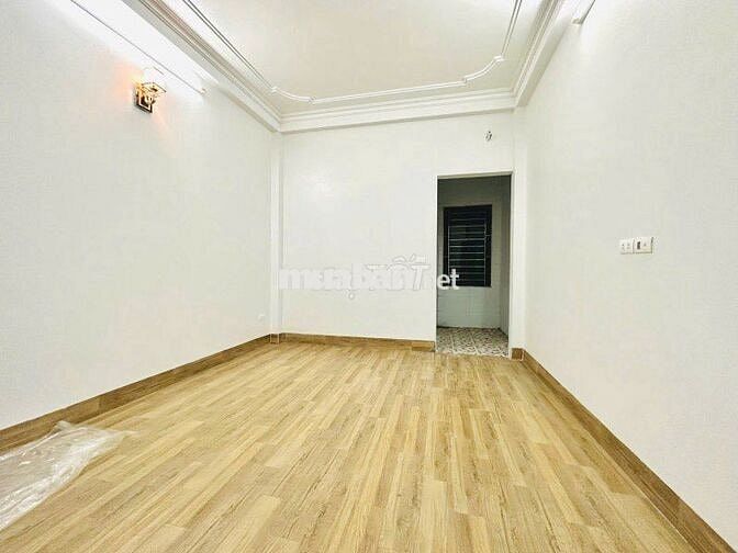 Bán nhà Trung Kính, ngõ thông ô tô, 42m2 10 tỷ, kinh doanh tốt