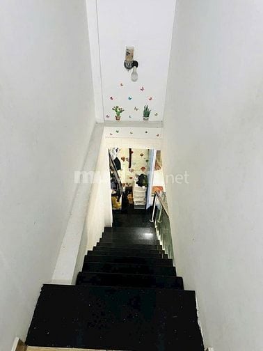 - Nhà bán Liên Tỉnh5 P5 Q8  - DT : 4m x 6,2m ( nở hậu 5,3m )