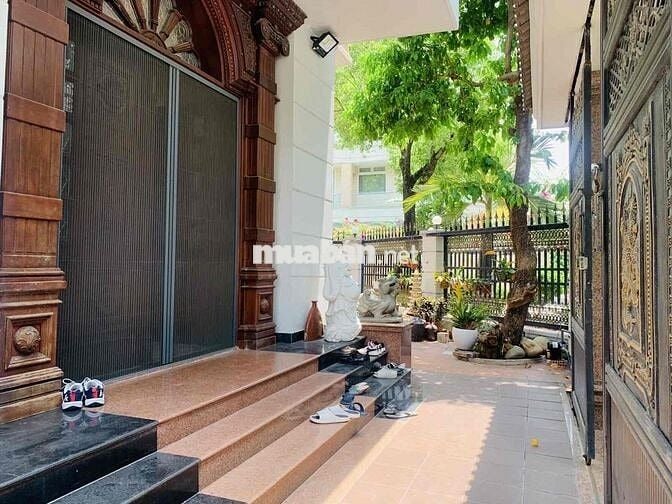 QUẬN 7: BIỆT THỰ  NẰM TOẠ LẠC TẠI KDC VEN SÔNG - SIÊU VIP. Giá 52ty3.