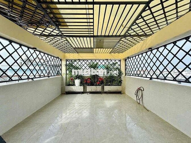 🏡 Hàng hiếm xuất hiện giữa cơn “khát” nhà phố TP.HCM
