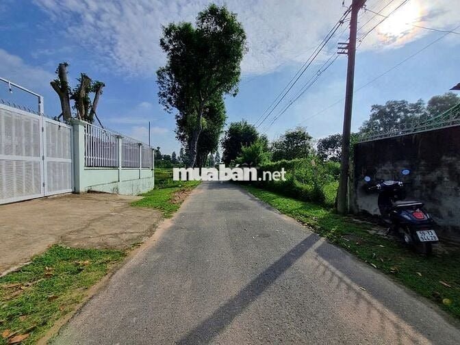 Cần bán lỗ lô đất 500m2 có thổ ở TTCC do hết nhu cầu xây nhà, shr