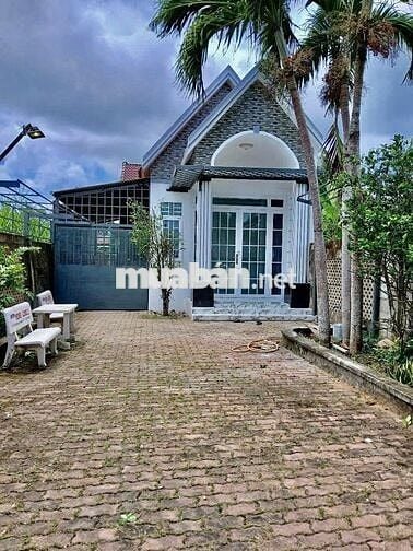 Bán nhà mặt tiền Nguyễn Chí Thanh diện tích rộng rãi