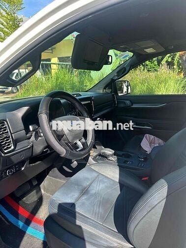 Ford Everest 2023 Titanium Plus 2.0L 4x4 AT - 4000