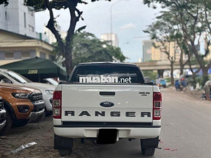 Ford Ranger XLS 2018 số tự động màu trắng